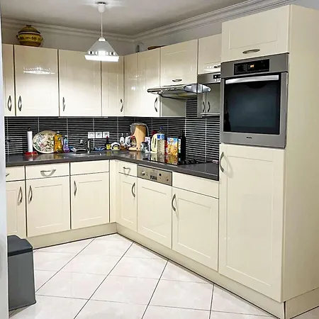 Apartment Bel Avec Balcon Et Parking A - Fr-1-236-176