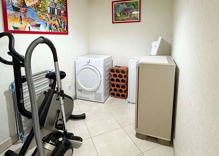 Apartment Bel Avec Balcon Et Parking A - Fr-1-236-176 *